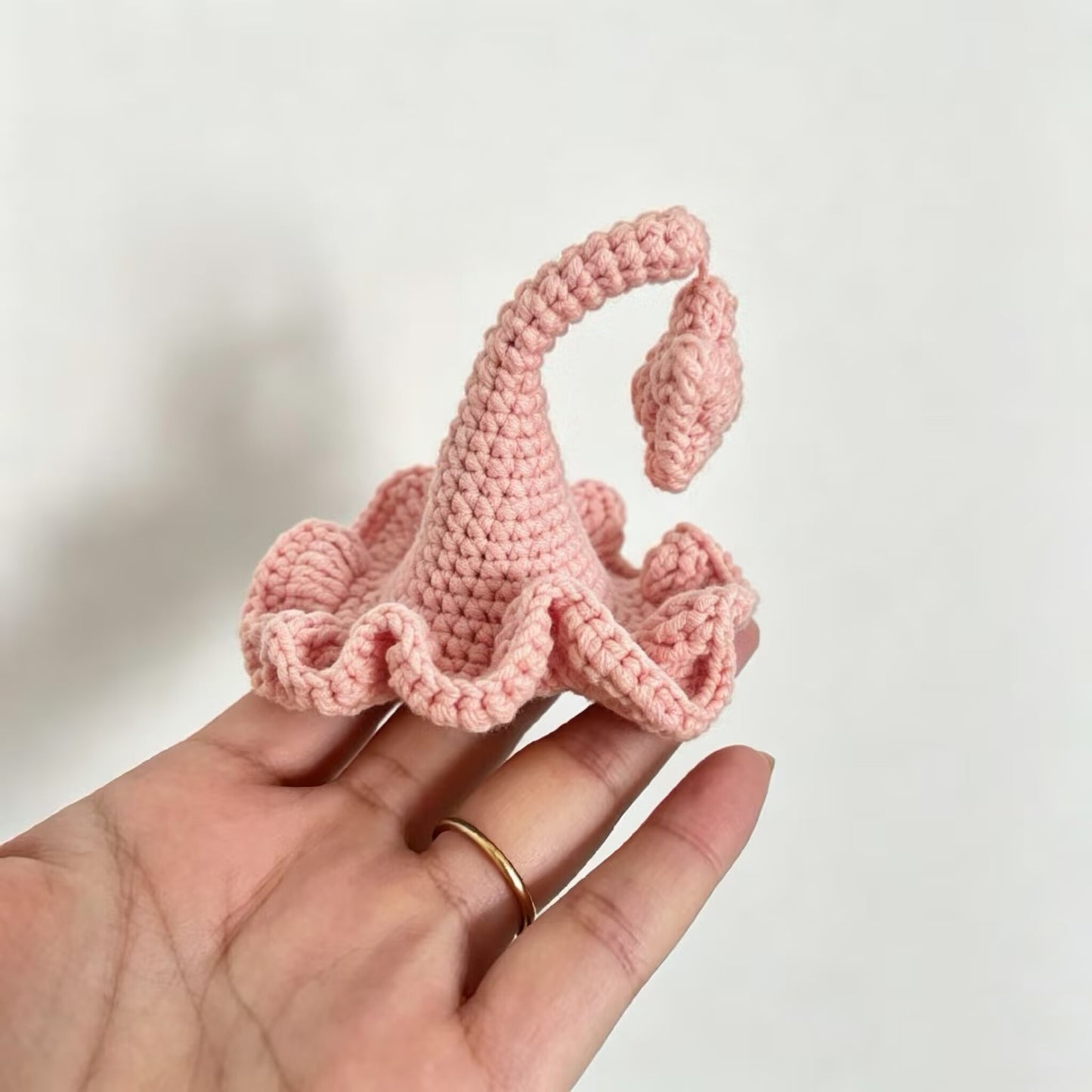 Handmade Crochet Wizard Hat Hair Clip, Cute Elf Hat Hair Barrette, Kawaii Amigurumi Hair Accessories for Girls