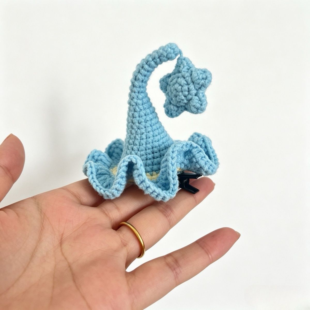 Handmade Crochet Wizard Hat Hair Clip, Cute Elf Hat Hair Barrette, Kawaii Amigurumi Hair Accessories for Girls