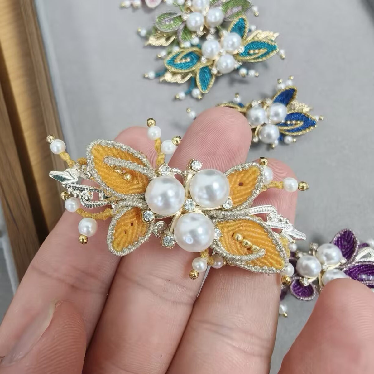 Handmade Wax Thread Woven Butterfly Pearl Hair Clip, Chinese Style Barrettes, Vintage Floral Hair Accessories for Hanfu Qipao, Gift for Women